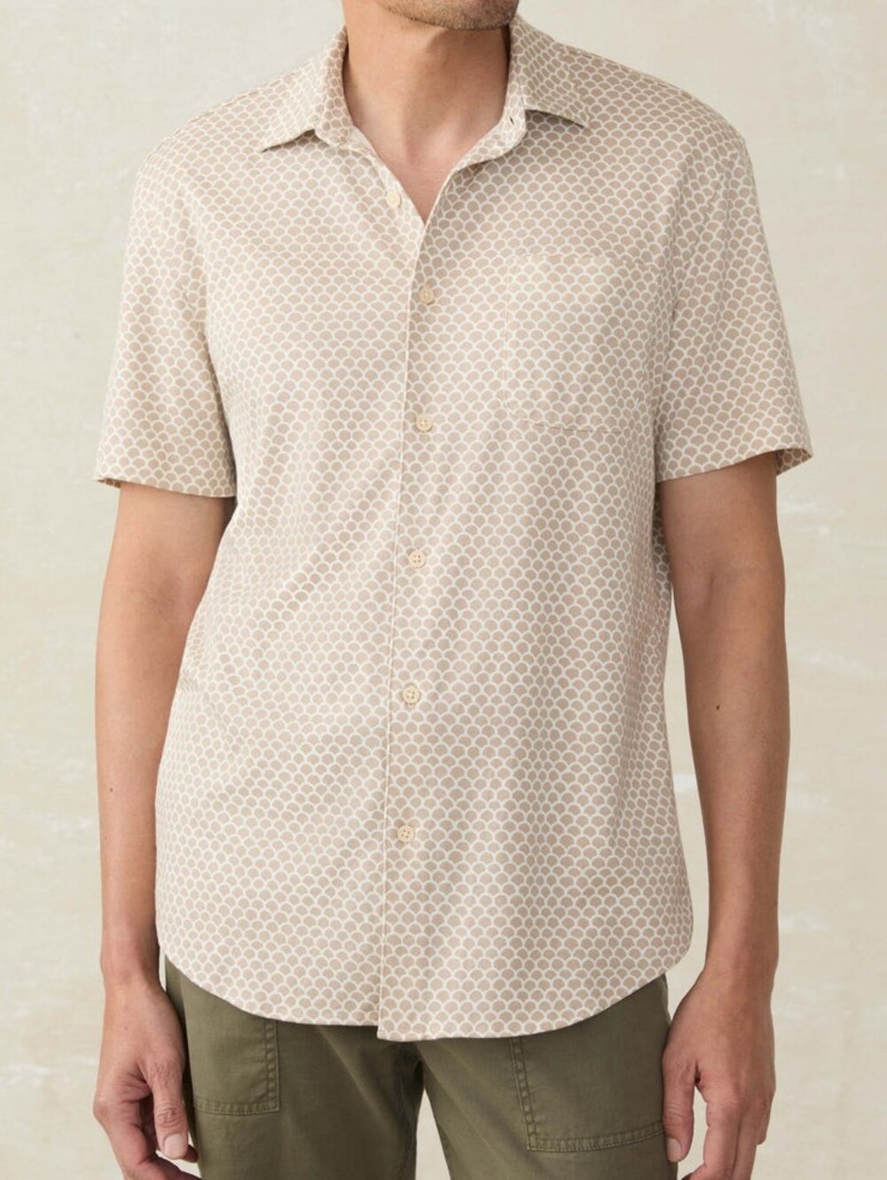 Faherty Short-Sleeve Hermosa Shirt - Island Sand Fishscale Size Large